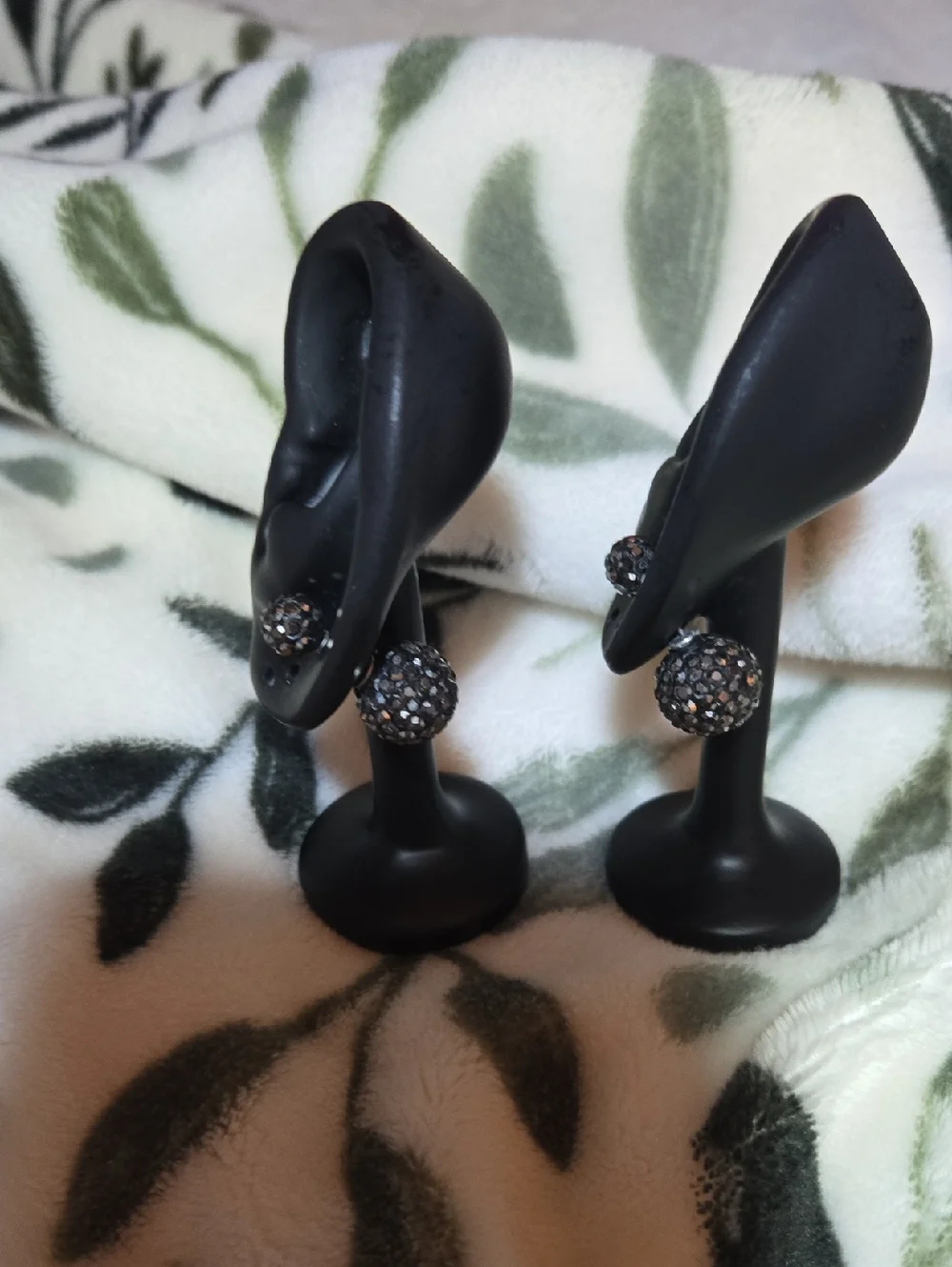 Earrings - Picture 2 of 5